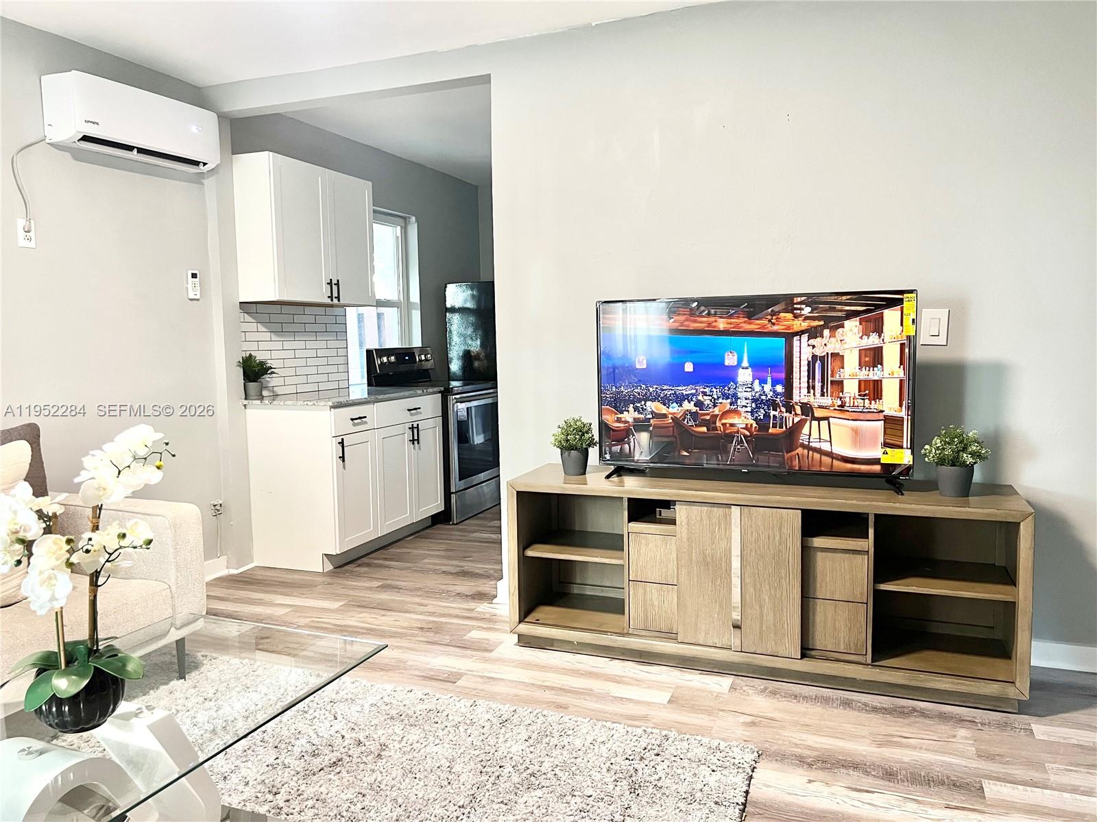 Ver detalles 436 3 / 2 1036 sq. ft. $ 2026-05-06 0 foto