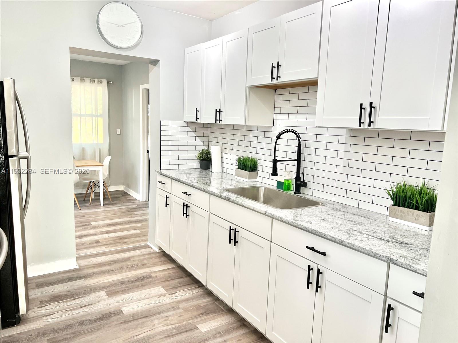 Ver detalles 436 3 / 2 1036 sq. ft. $ 2026-05-06 0 foto