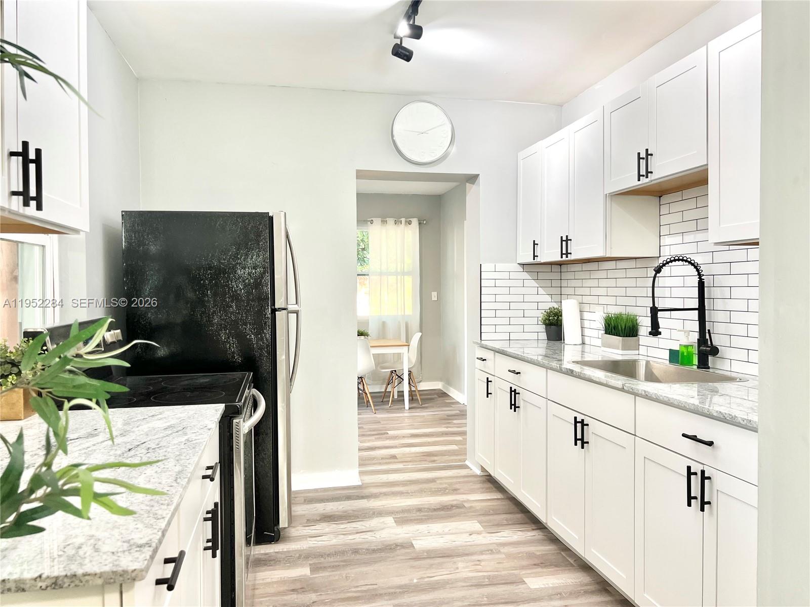 Ver detalles 436 3 / 2 1036 sq. ft. $ 2026-05-06 0 foto