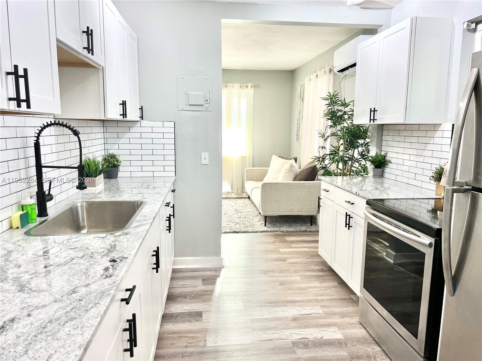 Ver detalles 436 3 / 2 1036 sq. ft. $ 2026-05-06 0 foto