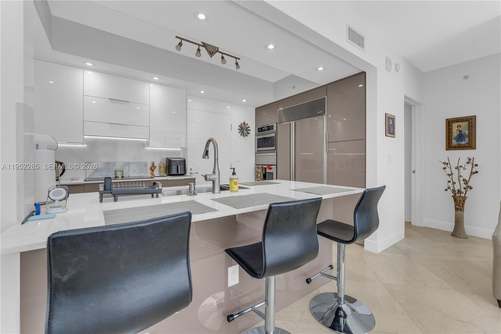 Photo of 3101 Ocean Dr  #606, Hollywood, Florida, 33019 - 