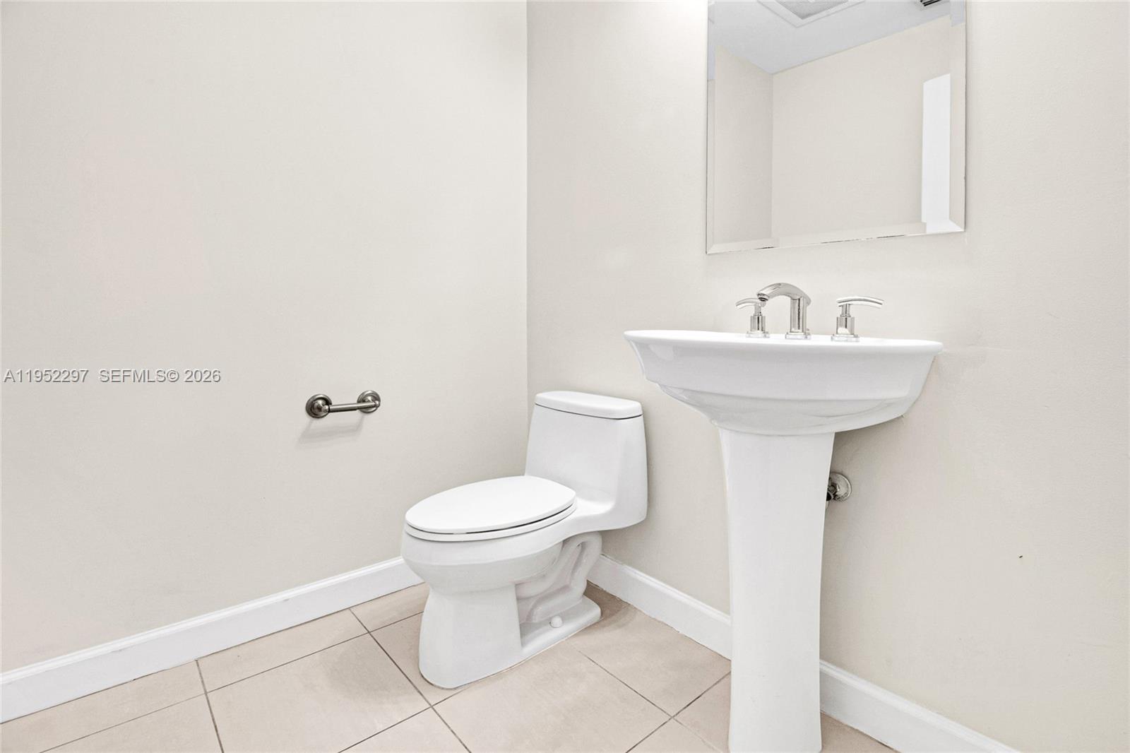 Photo of 1945 Ocean Dr  #1410, Hallandale Beach, Florida, 33009 - 