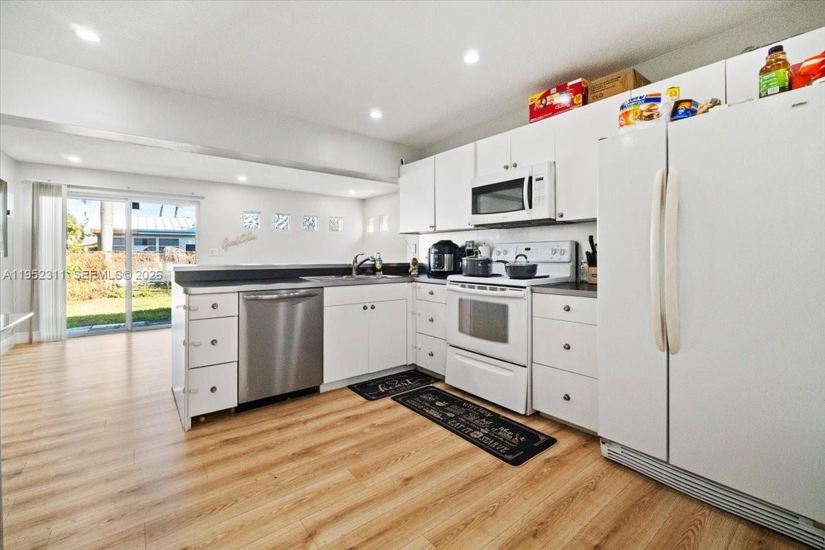 Ver detalles 5402 2 / 1 1044 sq. ft. $ 2026-07-14 0 foto