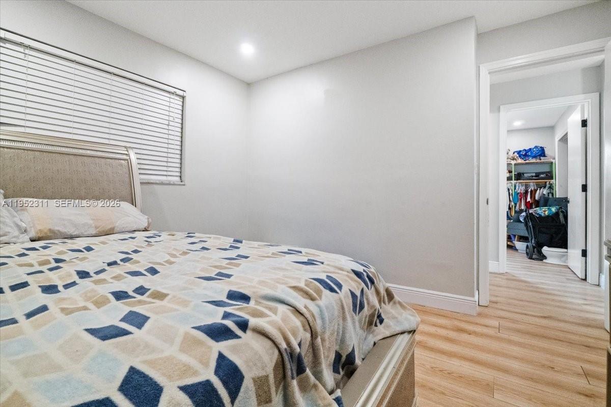 Ver detalles 5402 2 / 1 1044 sq. ft. $ 2026-07-14 0 foto