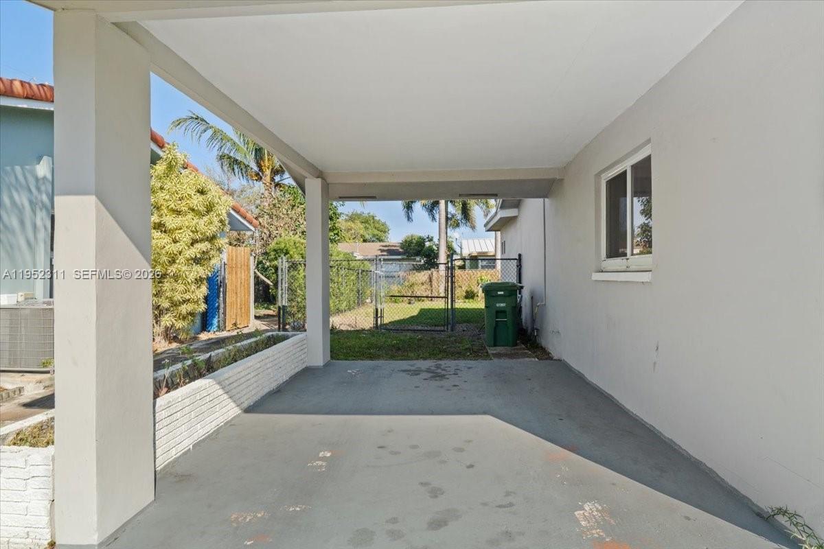 Ver detalles 5402 2 / 1 1044 sq. ft. $ 2026-07-14 0 foto
