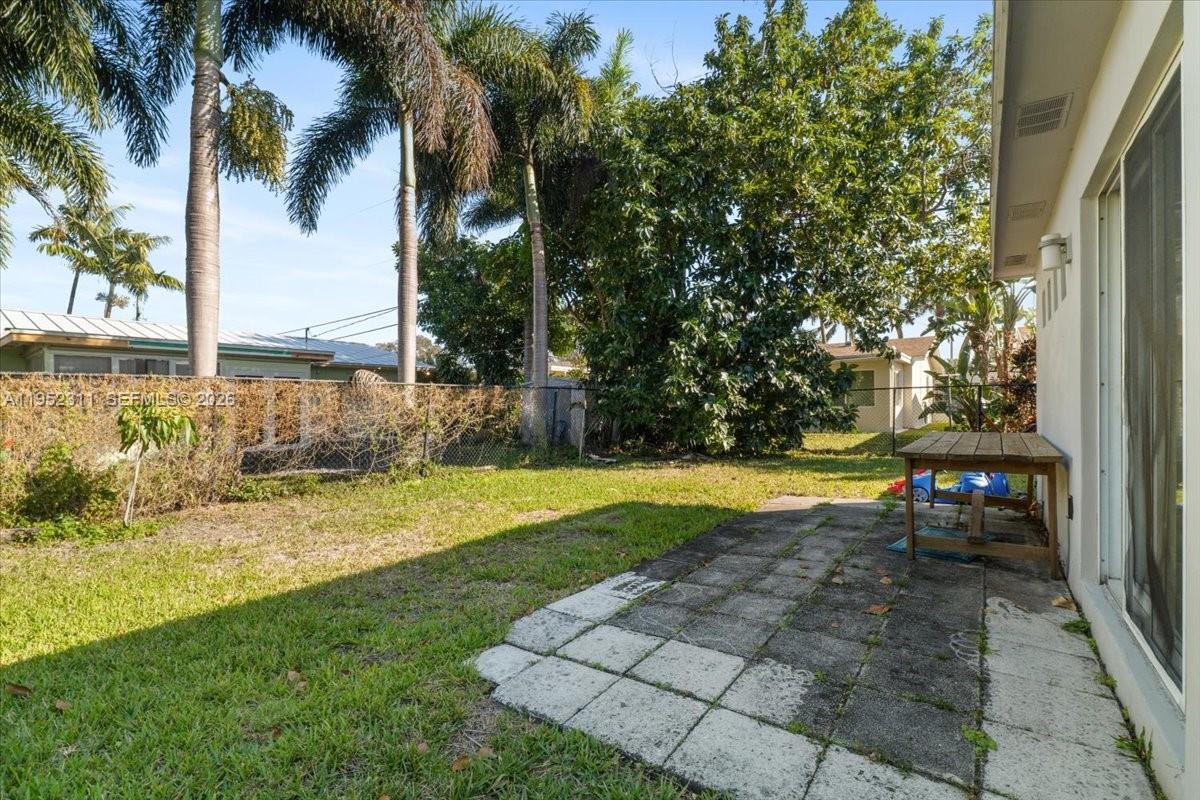 Ver detalles 5402 2 / 1 1044 sq. ft. $ 2026-07-14 0 foto