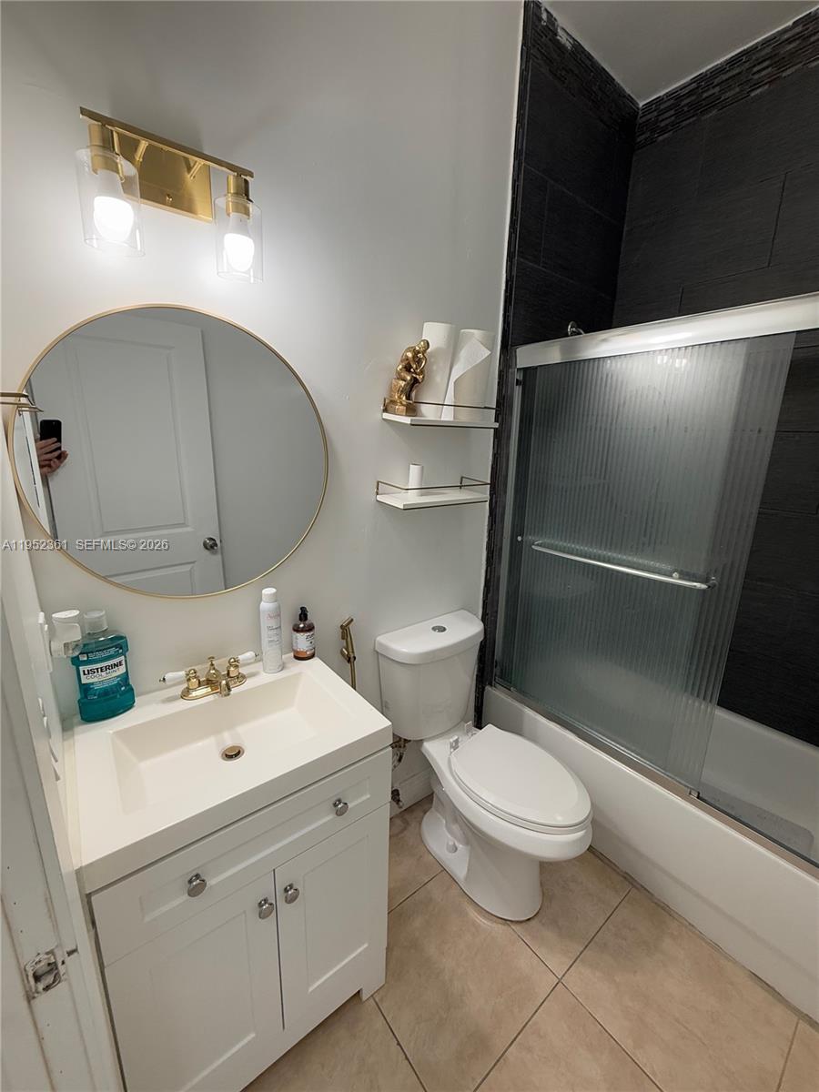 12202 3 / 2 1054 кв.футов $ 2026-01-25 0 Фото