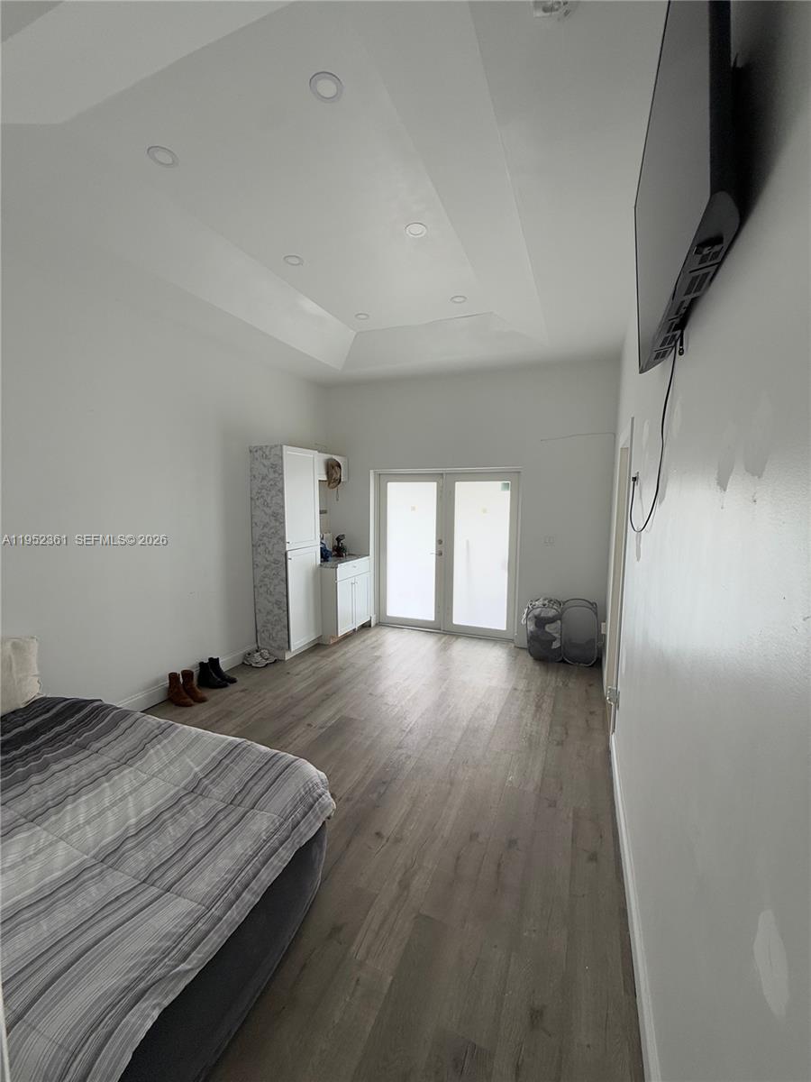 12202 3 / 2 1054 кв.футов $ 2026-01-25 0 Фото