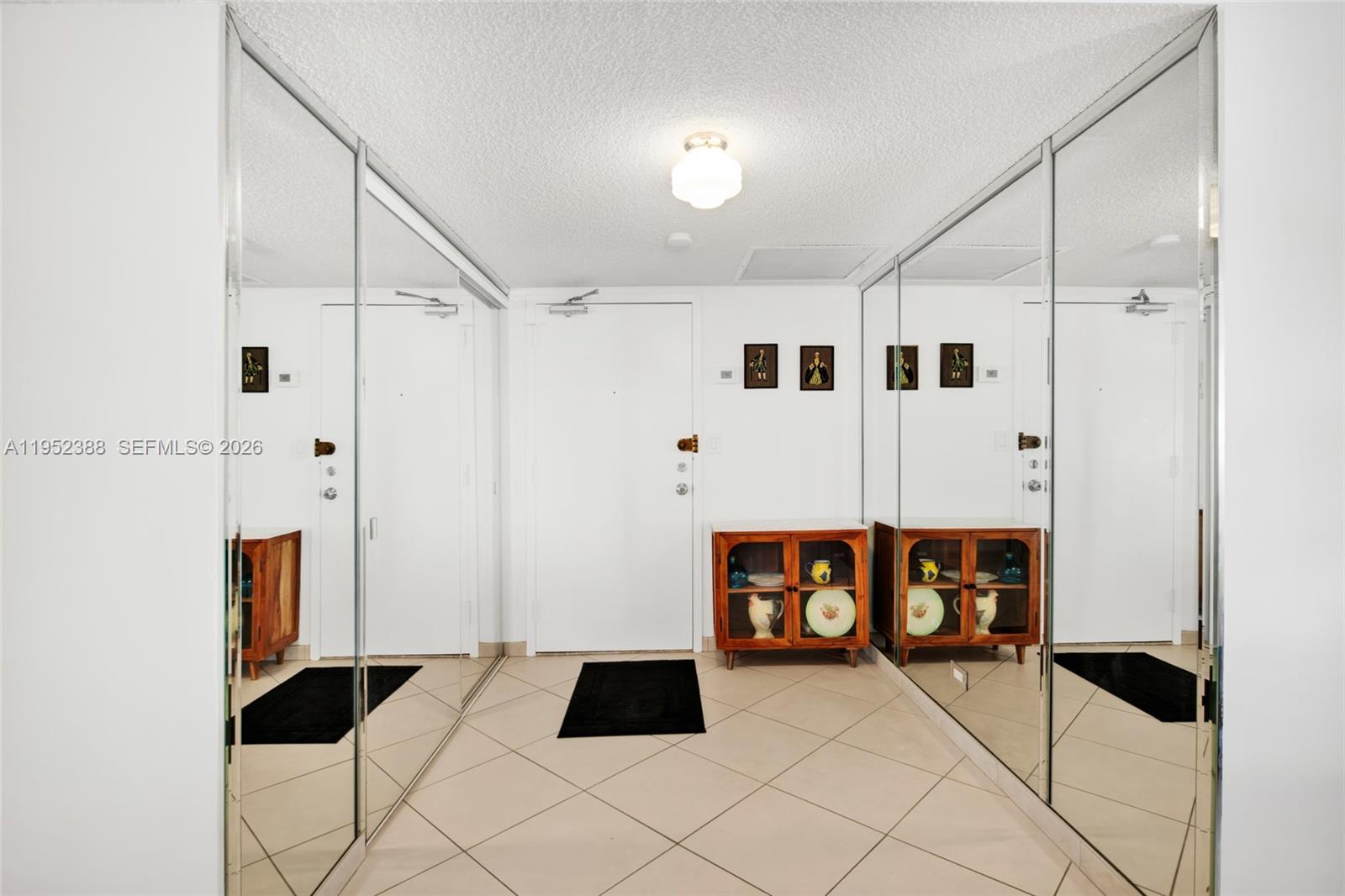 1018 2 / 2 1830 sq. ft. $ 2026-01-25 0 Photo