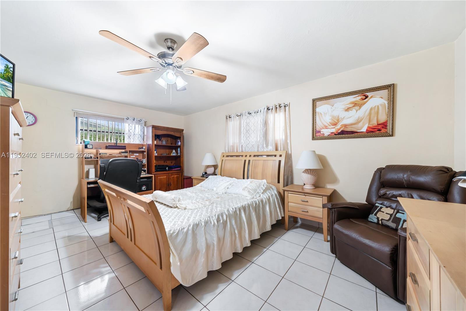 9590 3 / 2 1872 кв.футов $ 2026-01-25 0 Фото