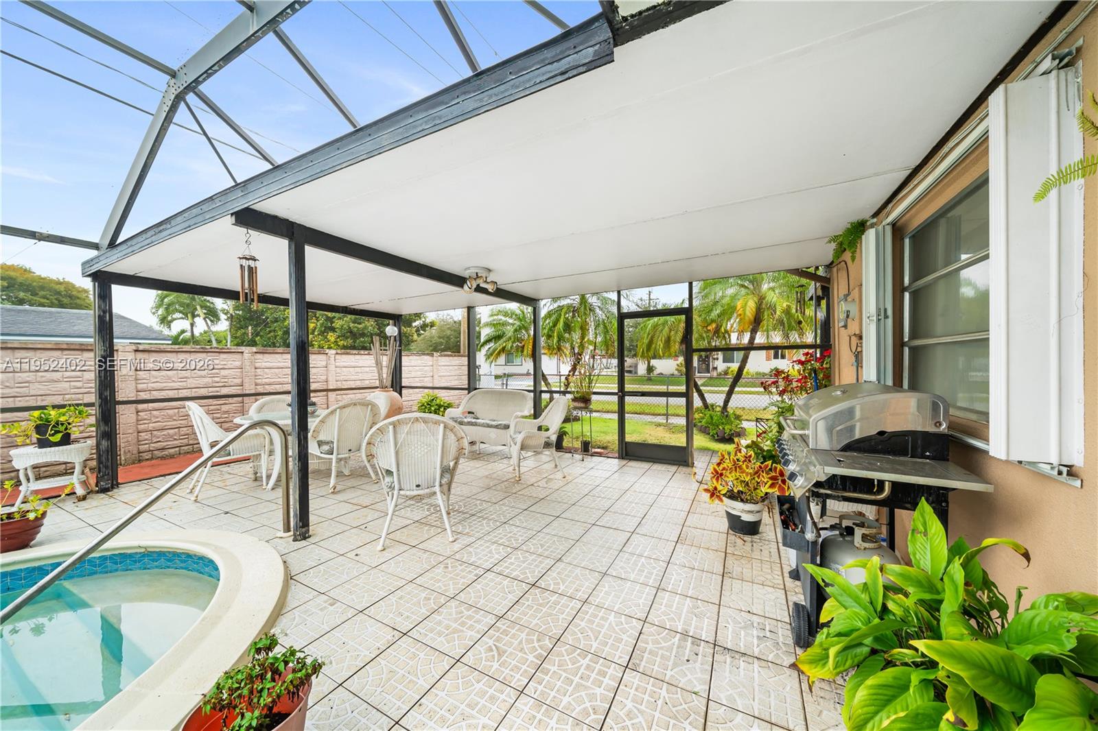 9590 3 / 2 1872 кв.футов $ 2026-01-25 0 Фото