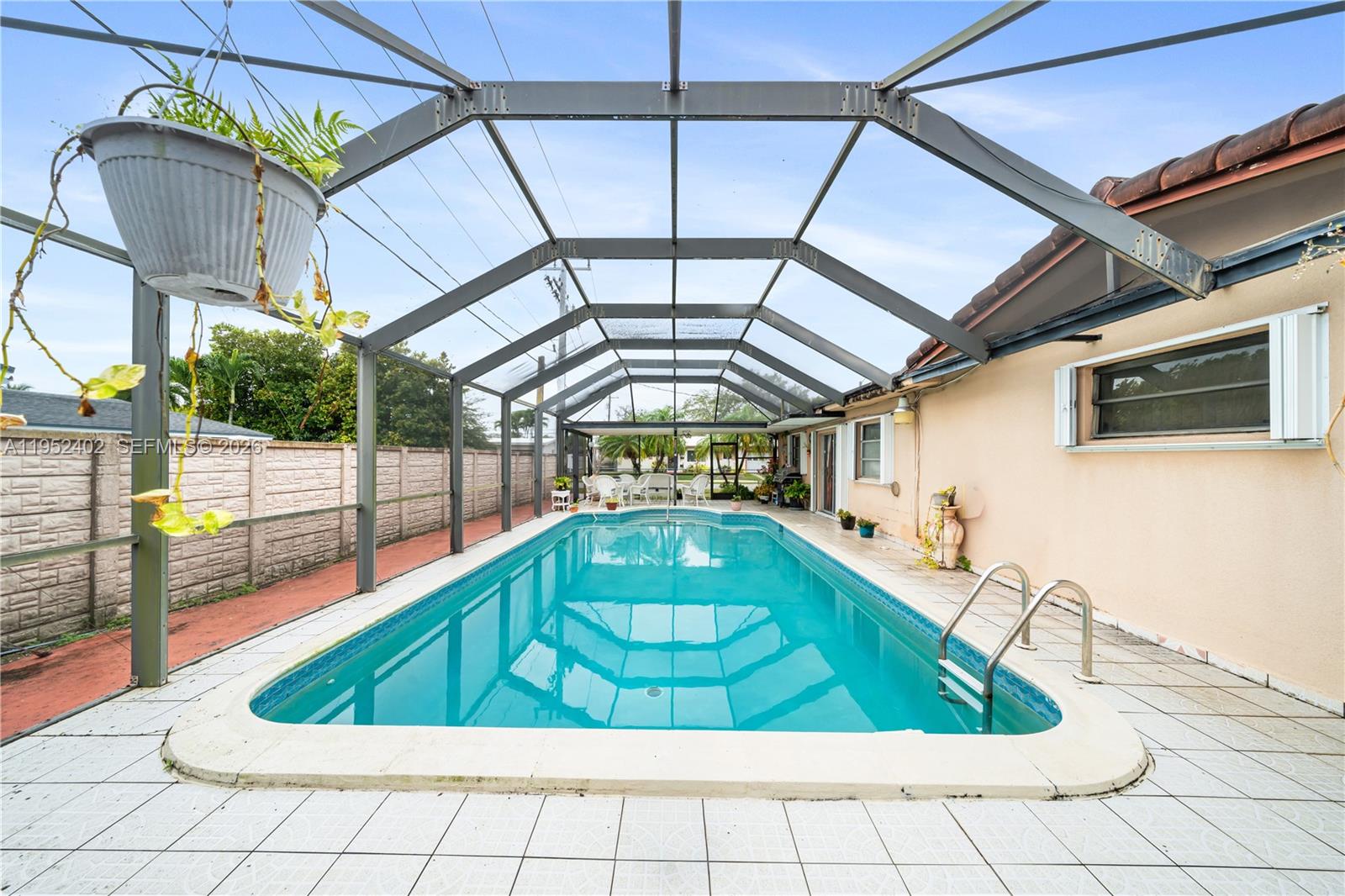 9590 3 / 2 1872 кв.футов $ 2026-01-25 0 Фото