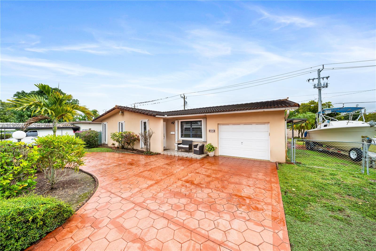 9590 3 / 2 1872 кв.футов $ 2026-01-25 0 Фото