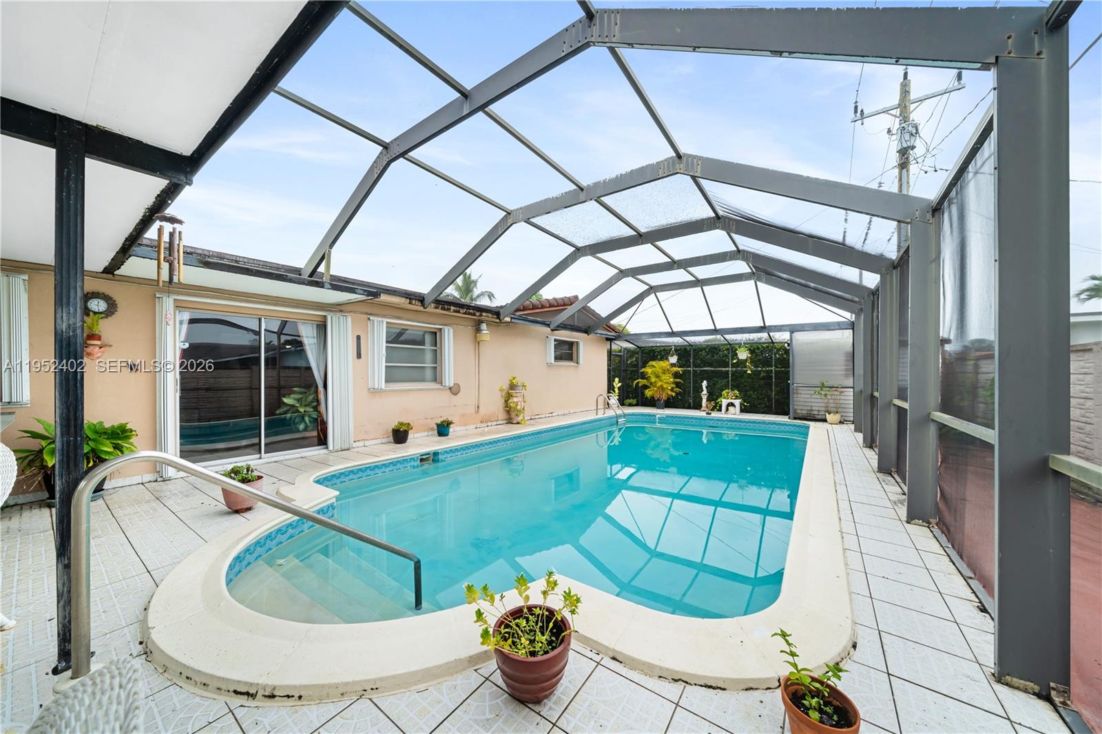 9590 3 / 2 1872 кв.футов $ 2026-01-25 0 Фото