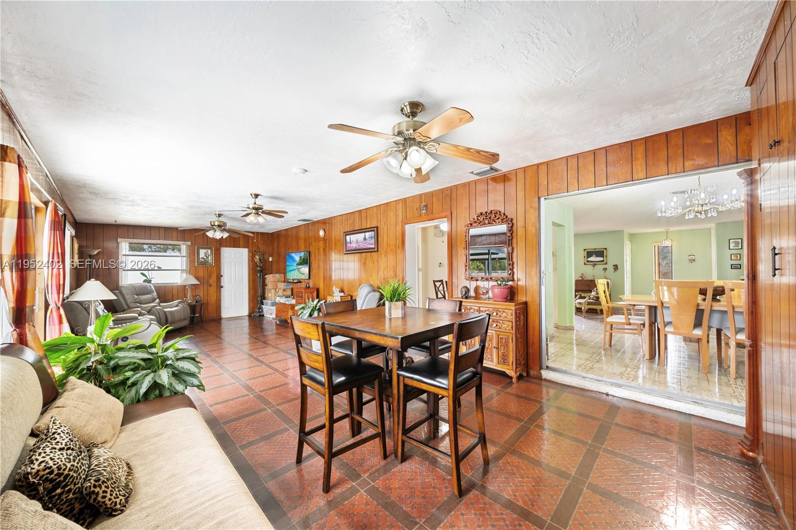 9590 3 / 2 1872 кв.футов $ 2026-01-25 0 Фото