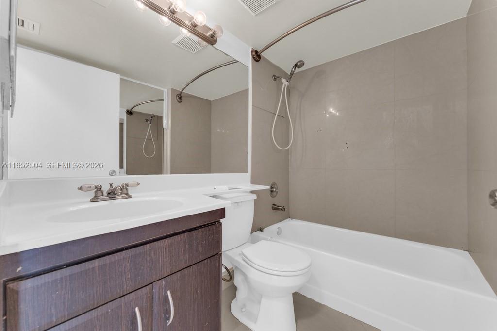 Photo of 3300 192nd St  #1414, Aventura, Florida, 33180 - 
