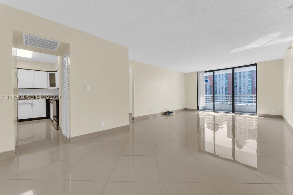 Photo of 3300 192nd St  #1414, Aventura, Florida, 33180 - 