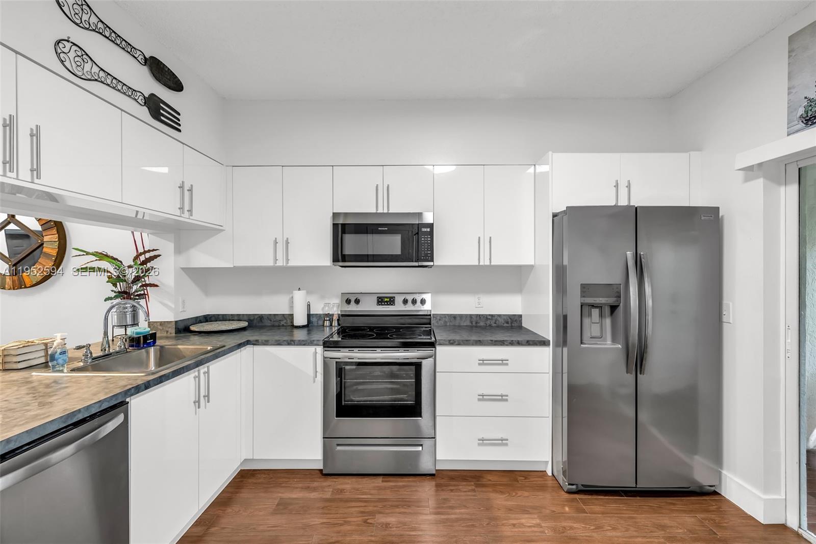 3340 2 / 3 1110 кв.футов $ 2026-01-26 0 Фото