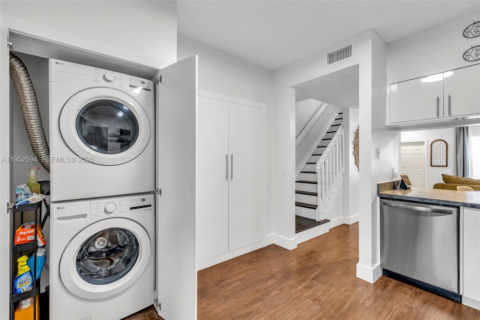 3340 2 / 3 1110 кв.футов $ 2026-01-26 0 Фото