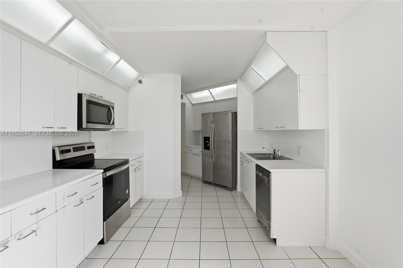 Photo of 20185 Country Club Dr  #502, Aventura, Florida, 33180 - 