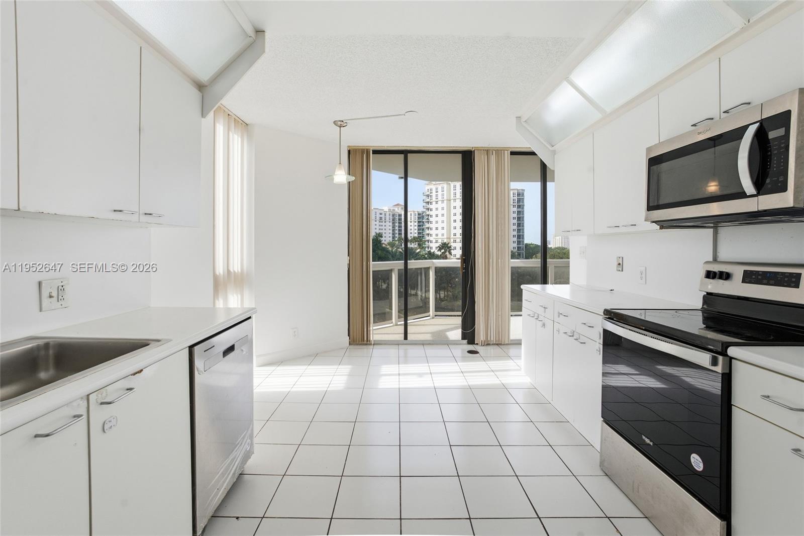 Photo of 20185 Country Club Dr  #502, Aventura, Florida, 33180 - 