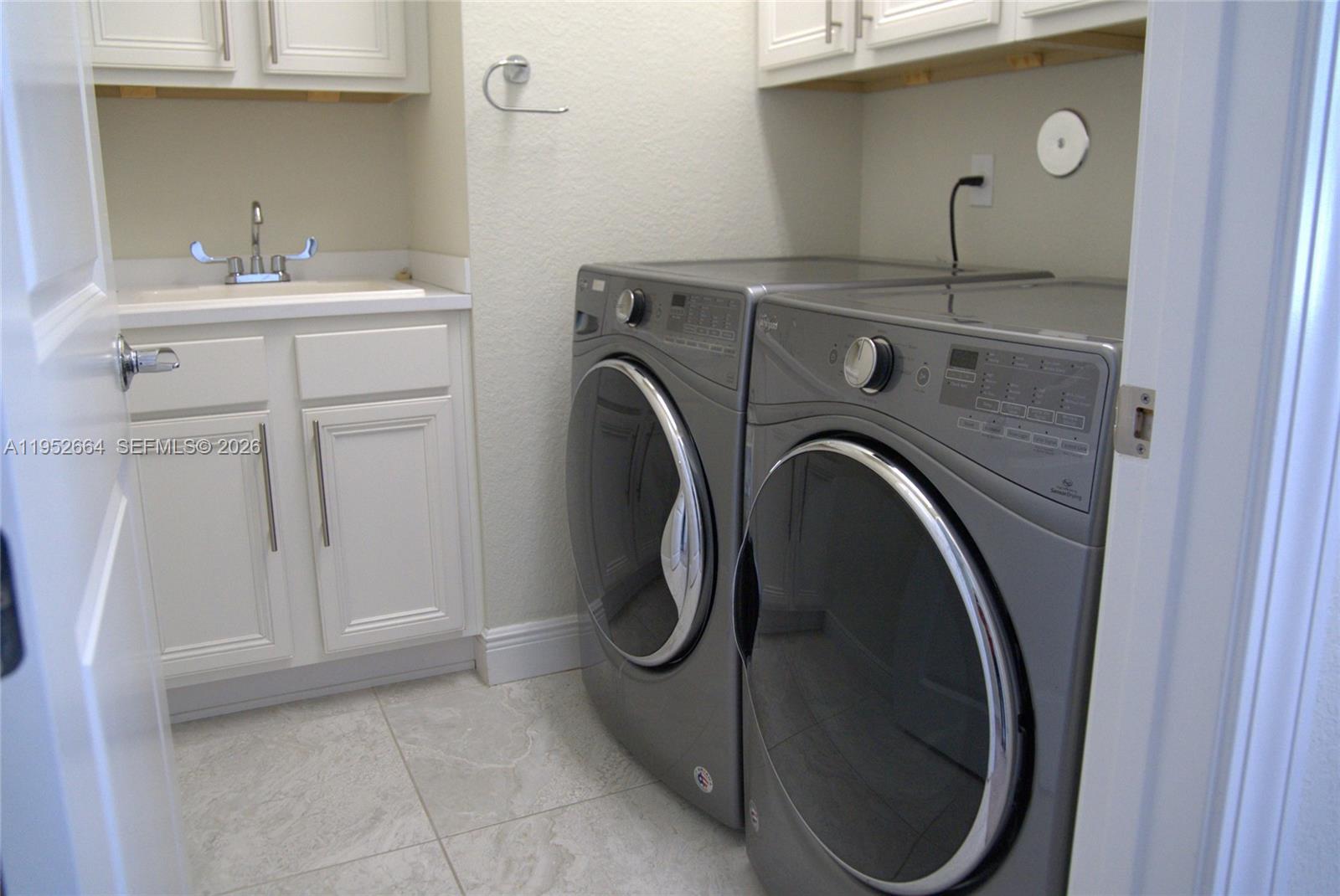 3917 3 / 3 1881 sq. ft. $ 2026-01-26 0 Photo