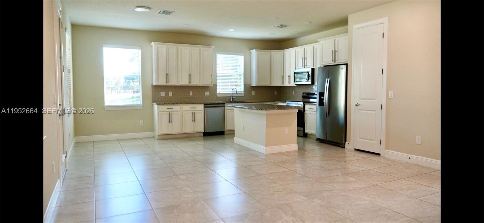 3917 3 / 3 1881 sq. ft. $ 2026-01-26 0 Photo