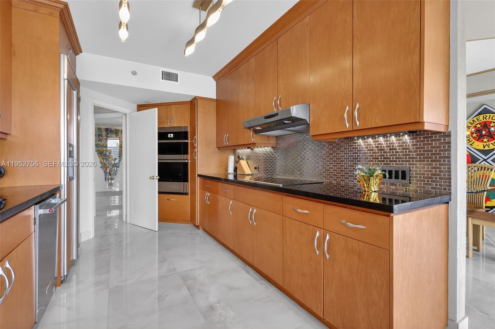 2602 4 / 4 2884 sq. ft. $ 2026-01-26 0 Photo