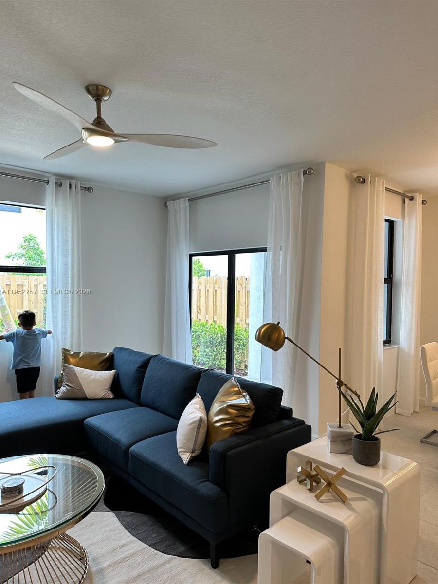 12929 3 / 3 1722 кв.футов $ 2026-01-26 0 Фото