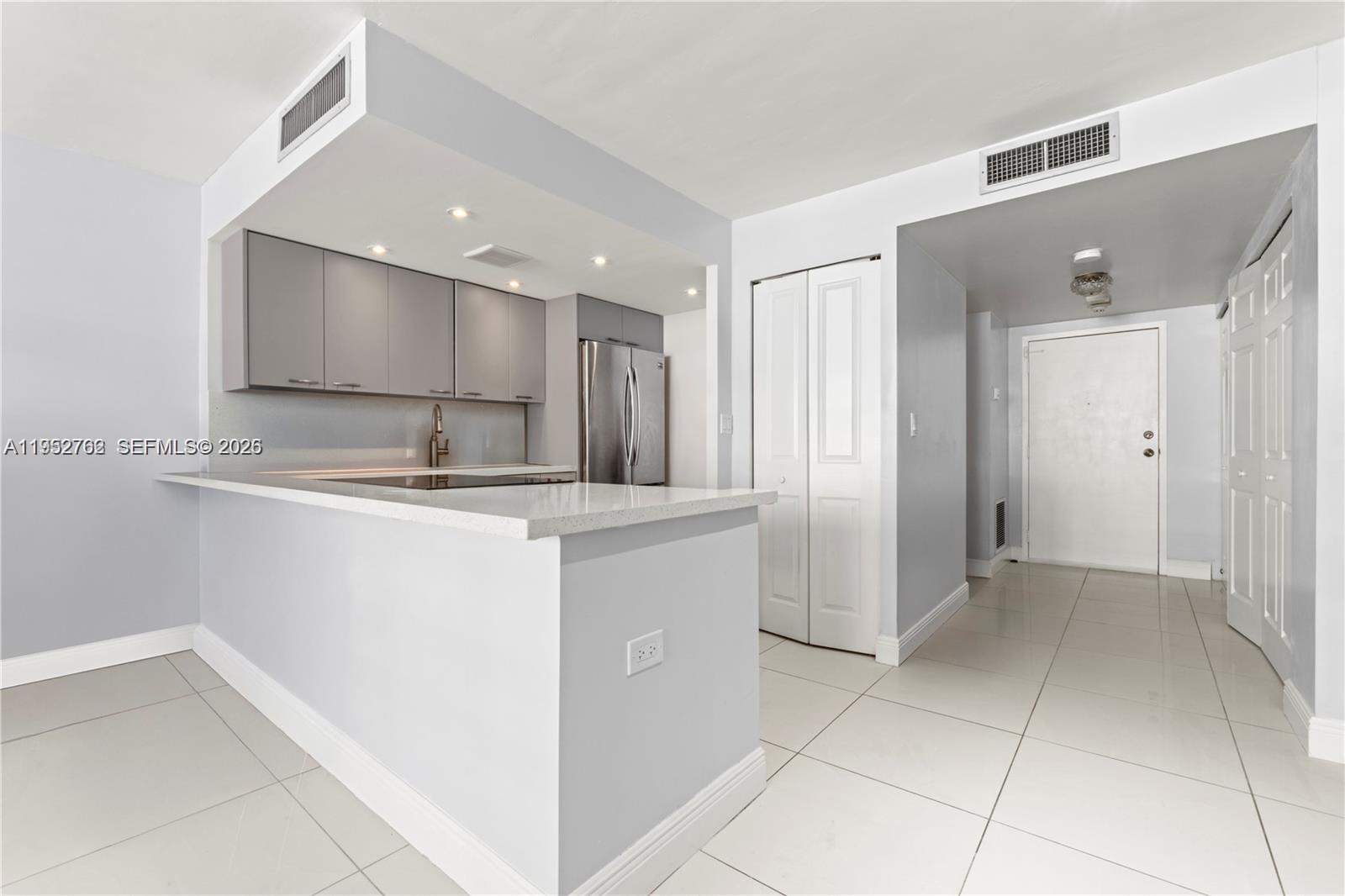 1410 0 / 1 595 sq. ft. $ 2026-02-13 0 Photo