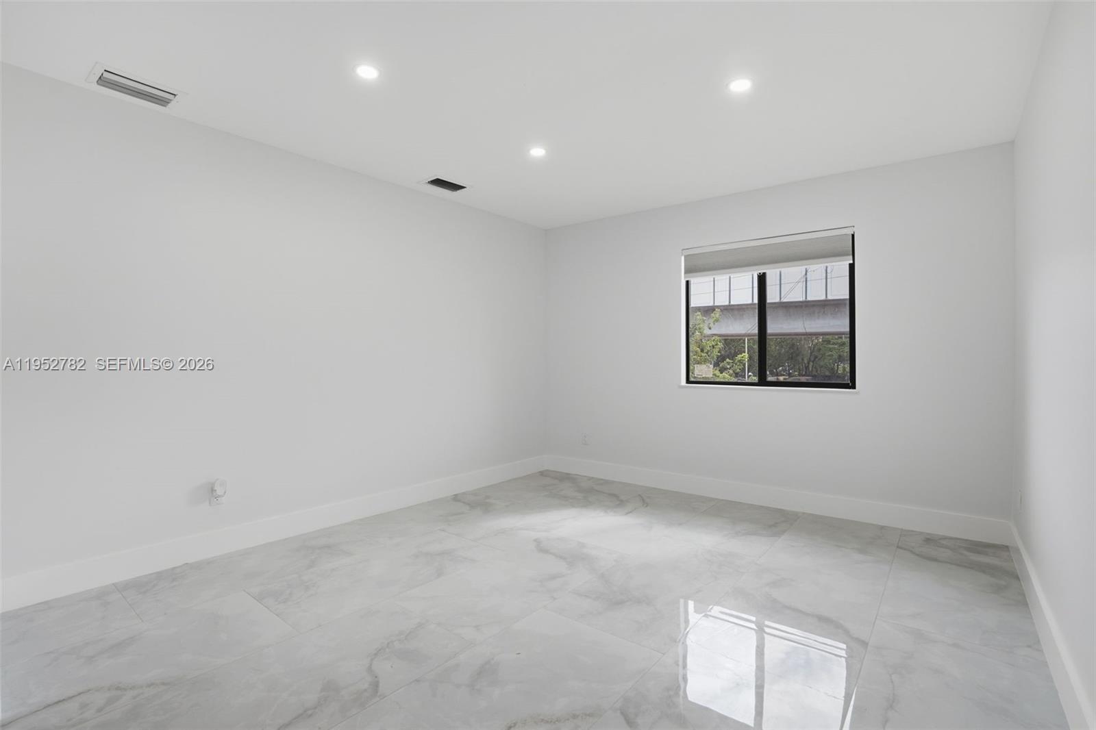   /  2200 sq. ft. $ 2026-01-26 0 Photo