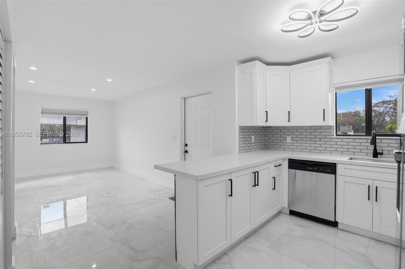   /  2200 sq. ft. $ 2026-01-26 0 Photo