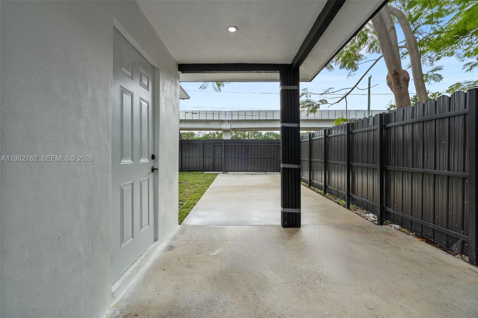   /  2200 sq. ft. $ 2026-01-26 0 Photo