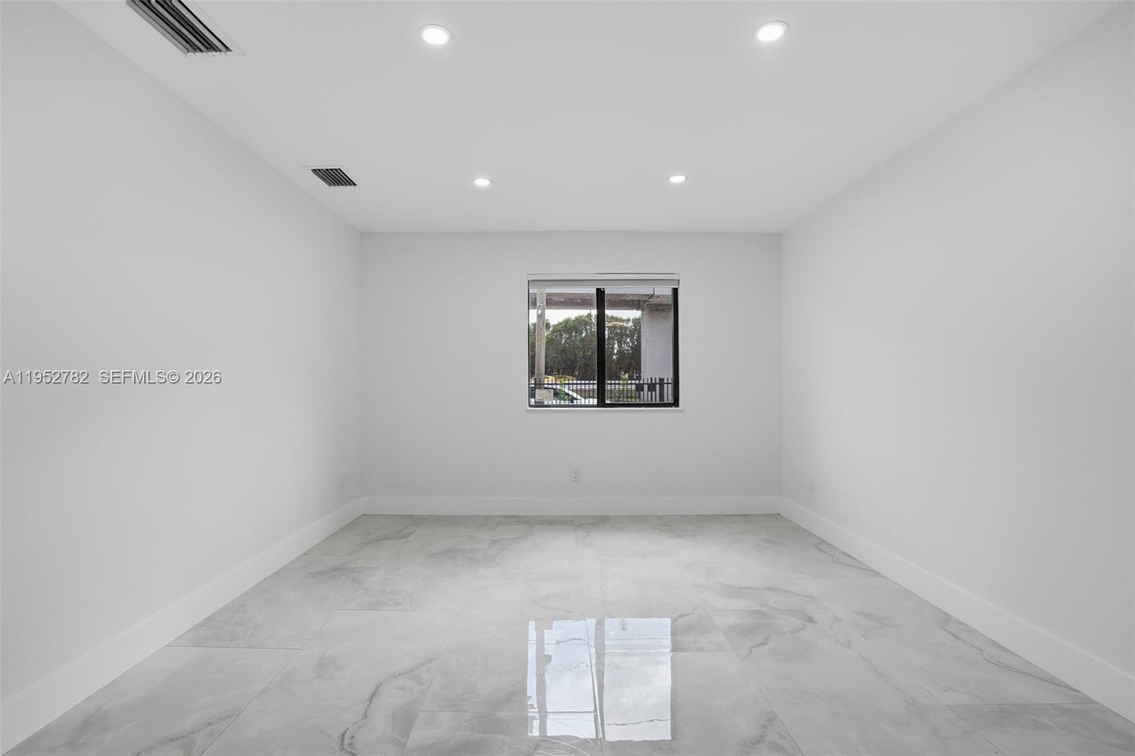   /  2200 sq. ft. $ 2026-01-26 0 Photo