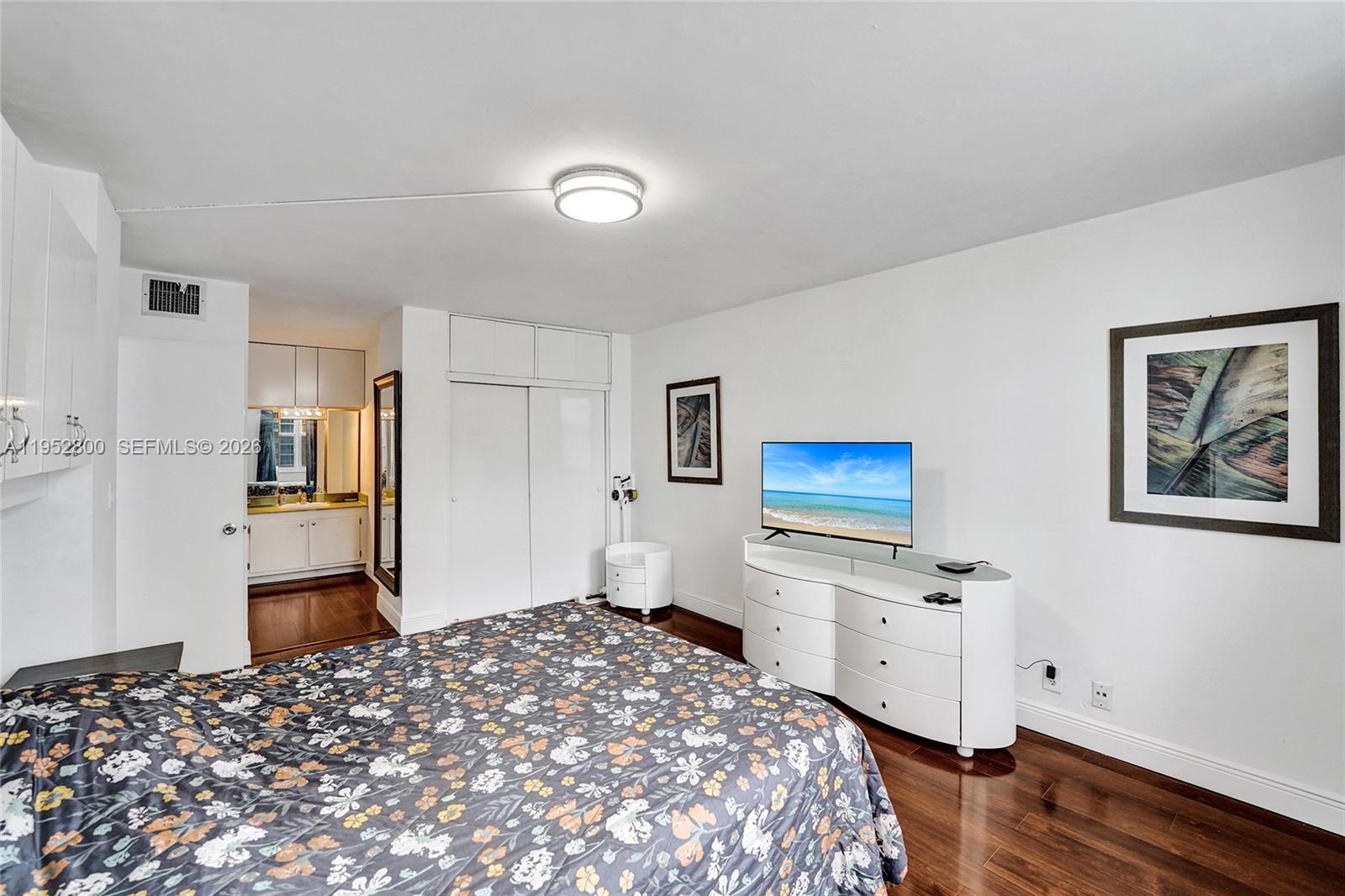 Photo of 2201 Ocean Dr  #608, Hollywood, Florida, 33019 - 