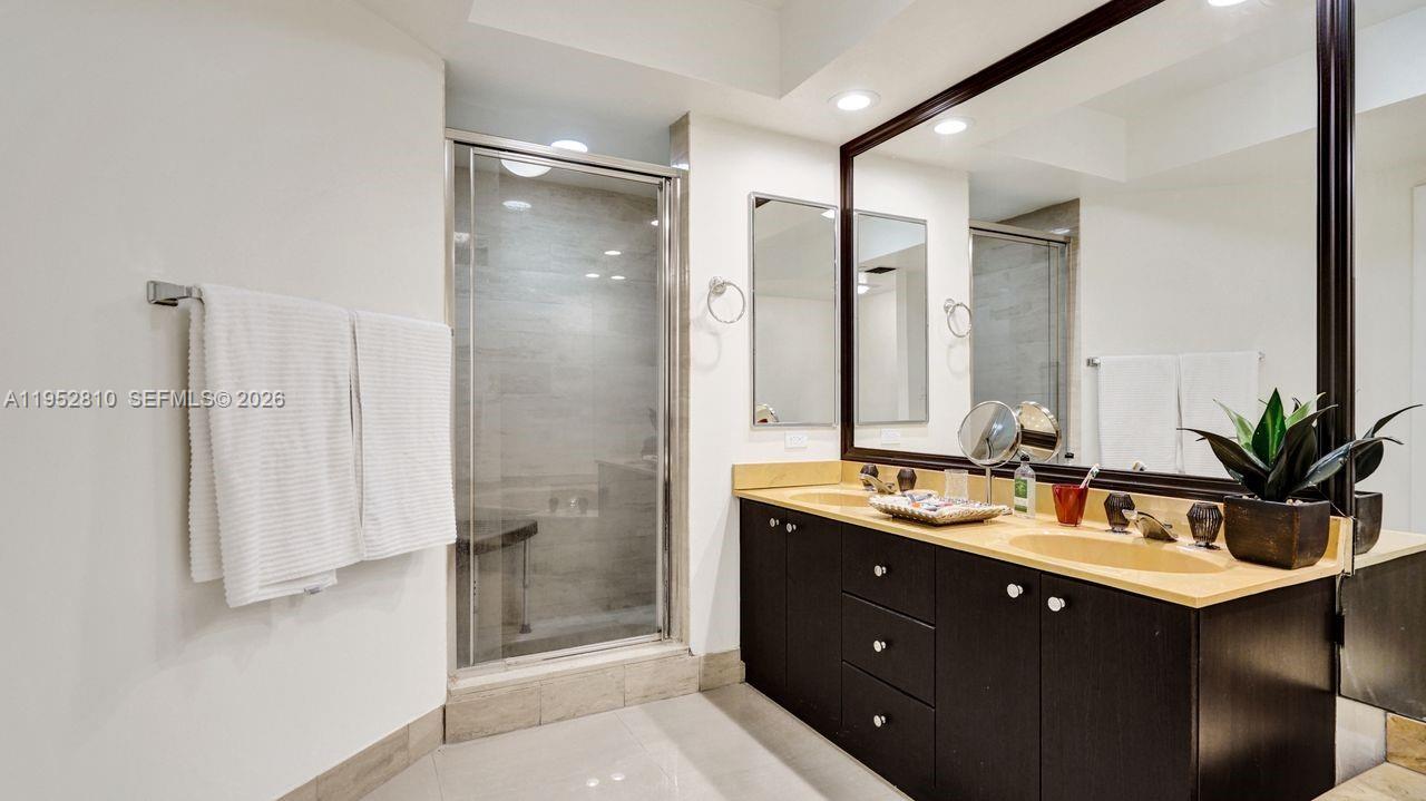 Photo of 20281 Country Club Dr  #809, Aventura, Florida, 33180 - 