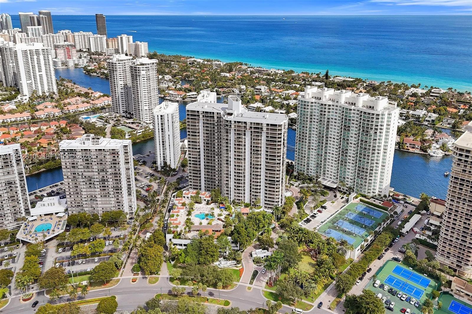 Photo of 20281 Country Club Dr  #809, Aventura, Florida, 33180 - 