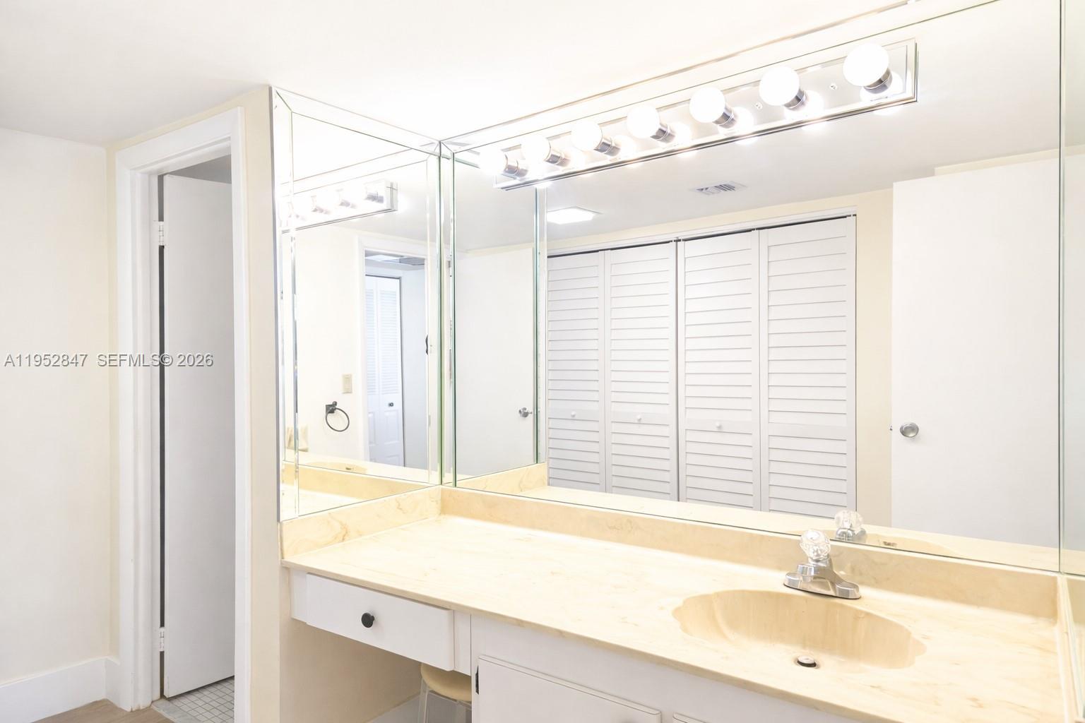 Photo of 20335 Country Club Dr #2509, Aventura, Florida, 33180 -