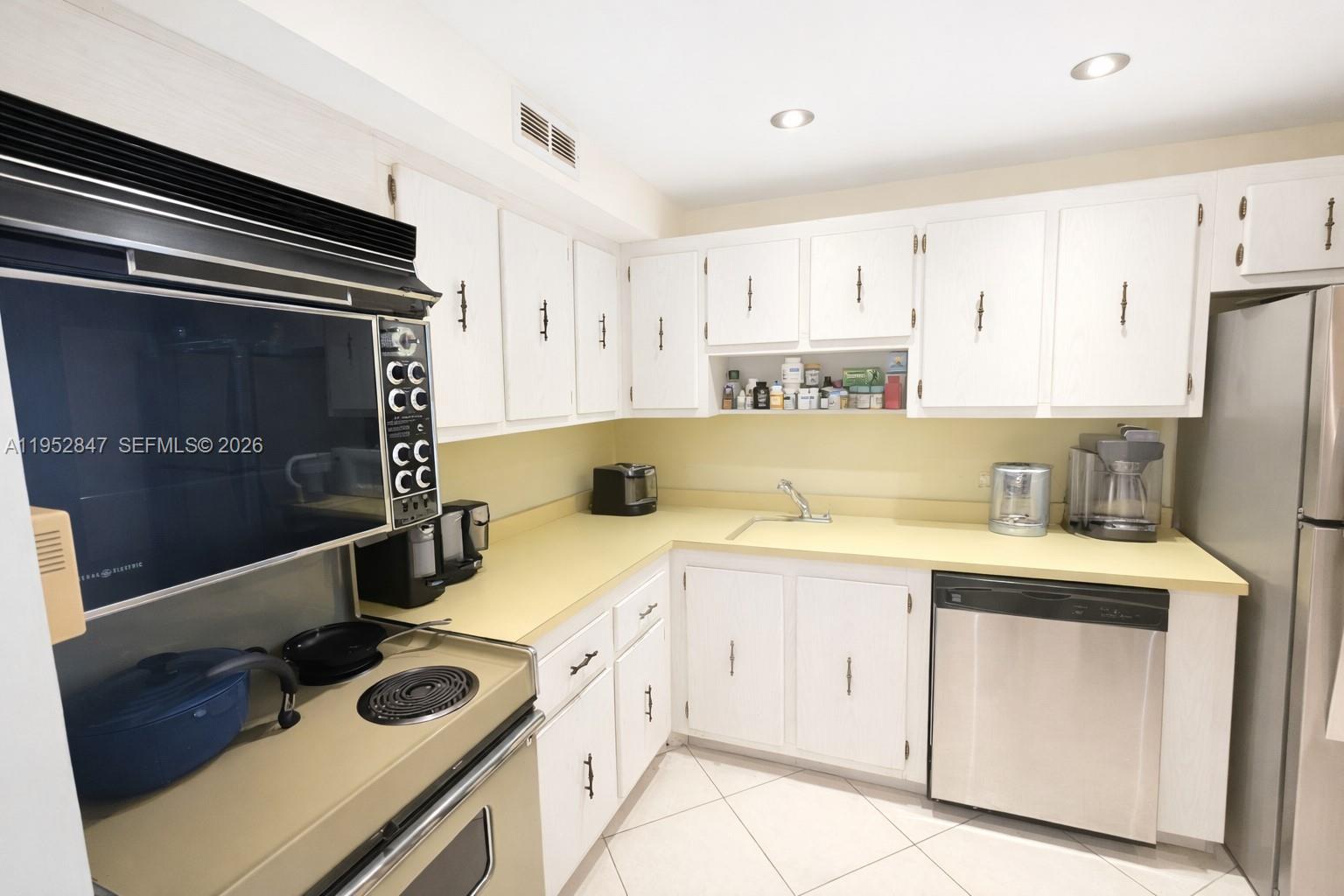 Photo of 20335 Country Club Dr #2509, Aventura, Florida, 33180 -