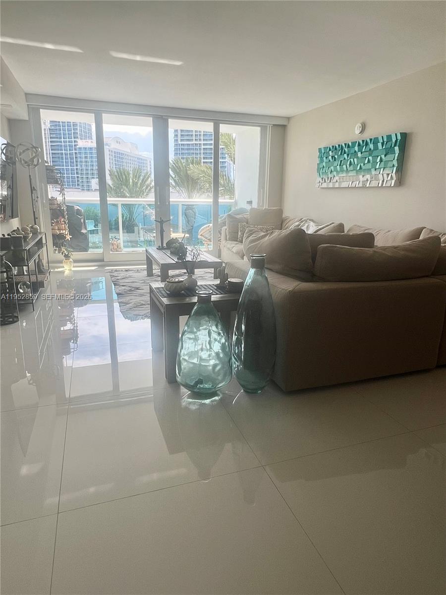 5P 2 / 2 1326 sq. ft. $ 2026-01-26 0 foto