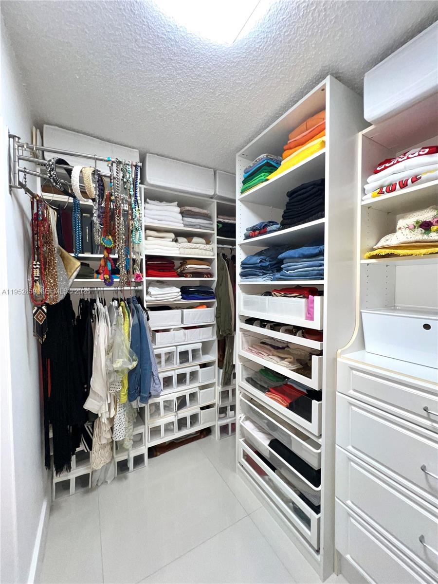 5P 2 / 2 1326 sq. ft. $ 2026-01-26 0 foto