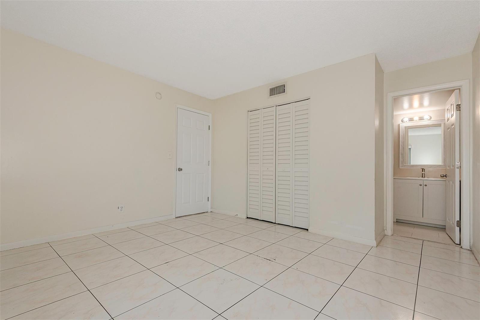   / 0 5387 sq. ft. $ 2026-06-21 0 foto