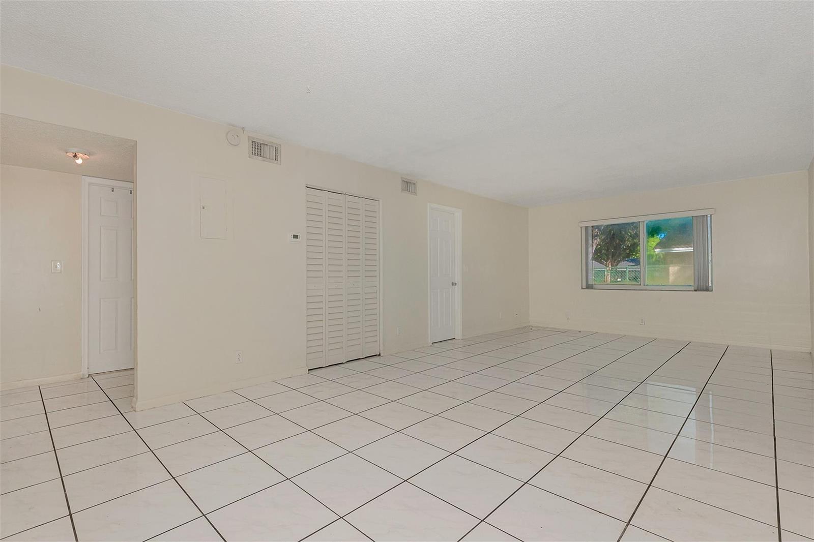   / 0 5387 sq. ft. $ 2026-06-21 0 foto