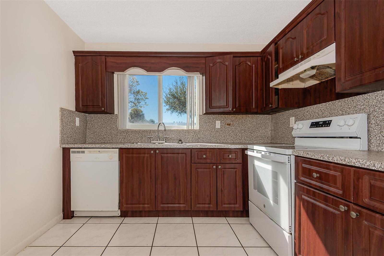   / 0 5387 sq. ft. $ 2026-06-21 0 foto