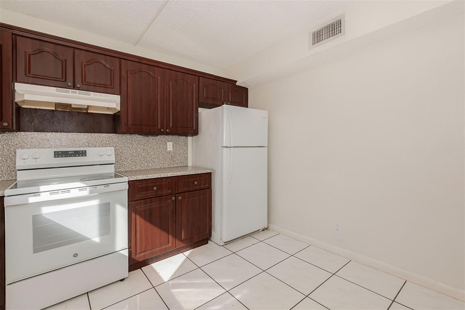   / 0 5387 sq. ft. $ 2026-06-21 0 foto
