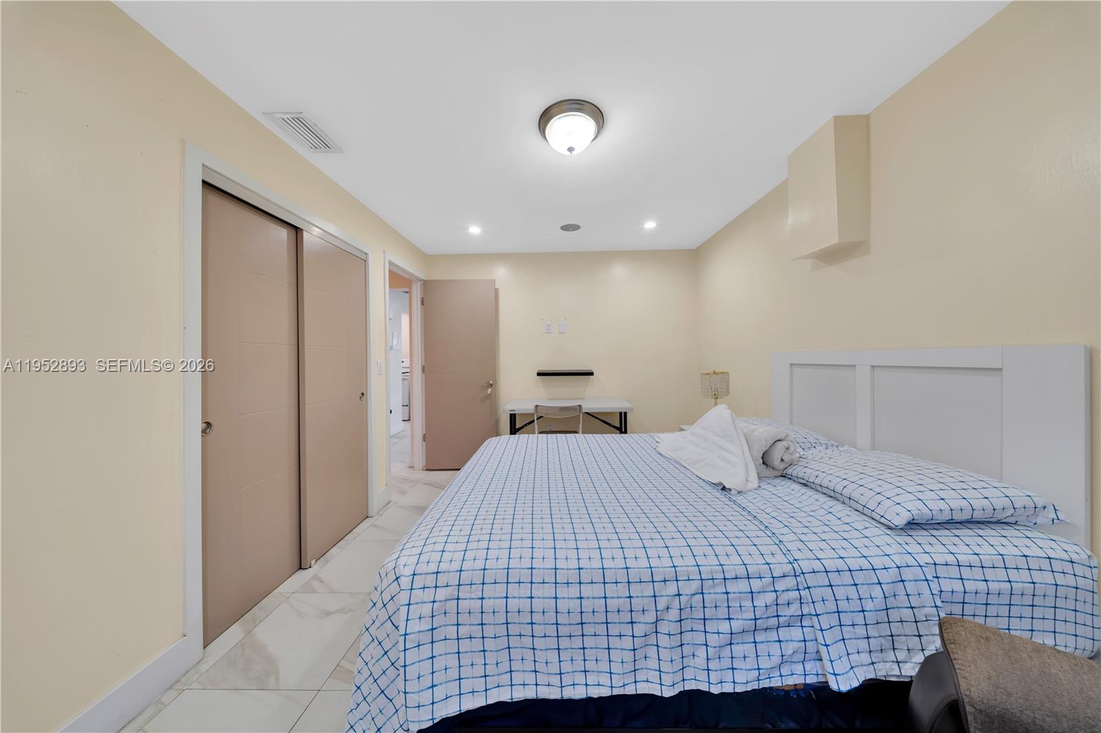   /  2211 sq. ft. $ 2026-01-26 0 Photo