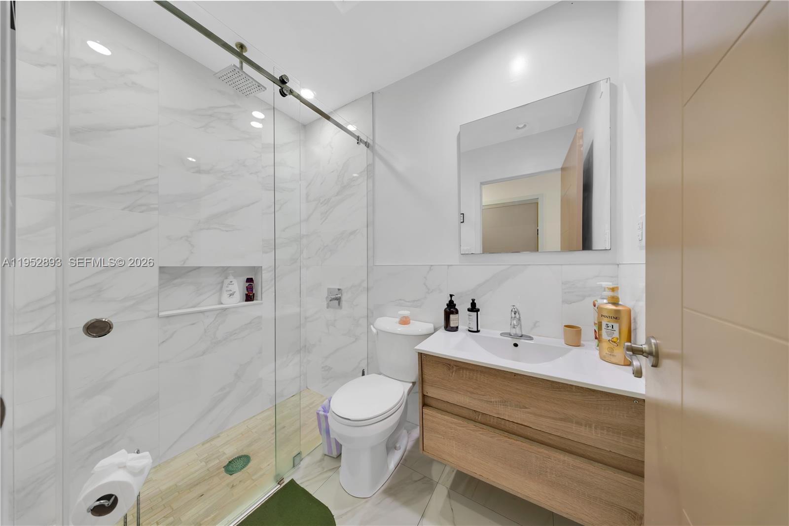   /  2211 sq. ft. $ 2026-01-26 0 Photo