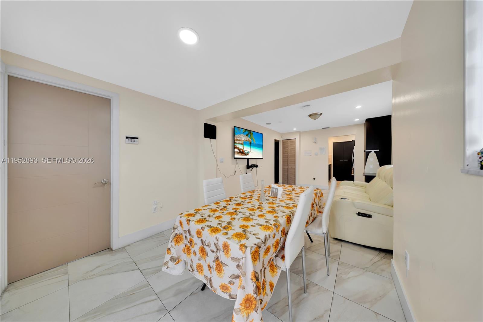   /  2211 sq. ft. $ 2026-01-26 0 Photo