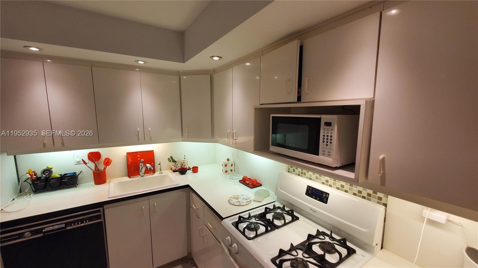 Photo of 2030 Ocean Dr  #401, Hallandale Beach, Florida, 33009 - 