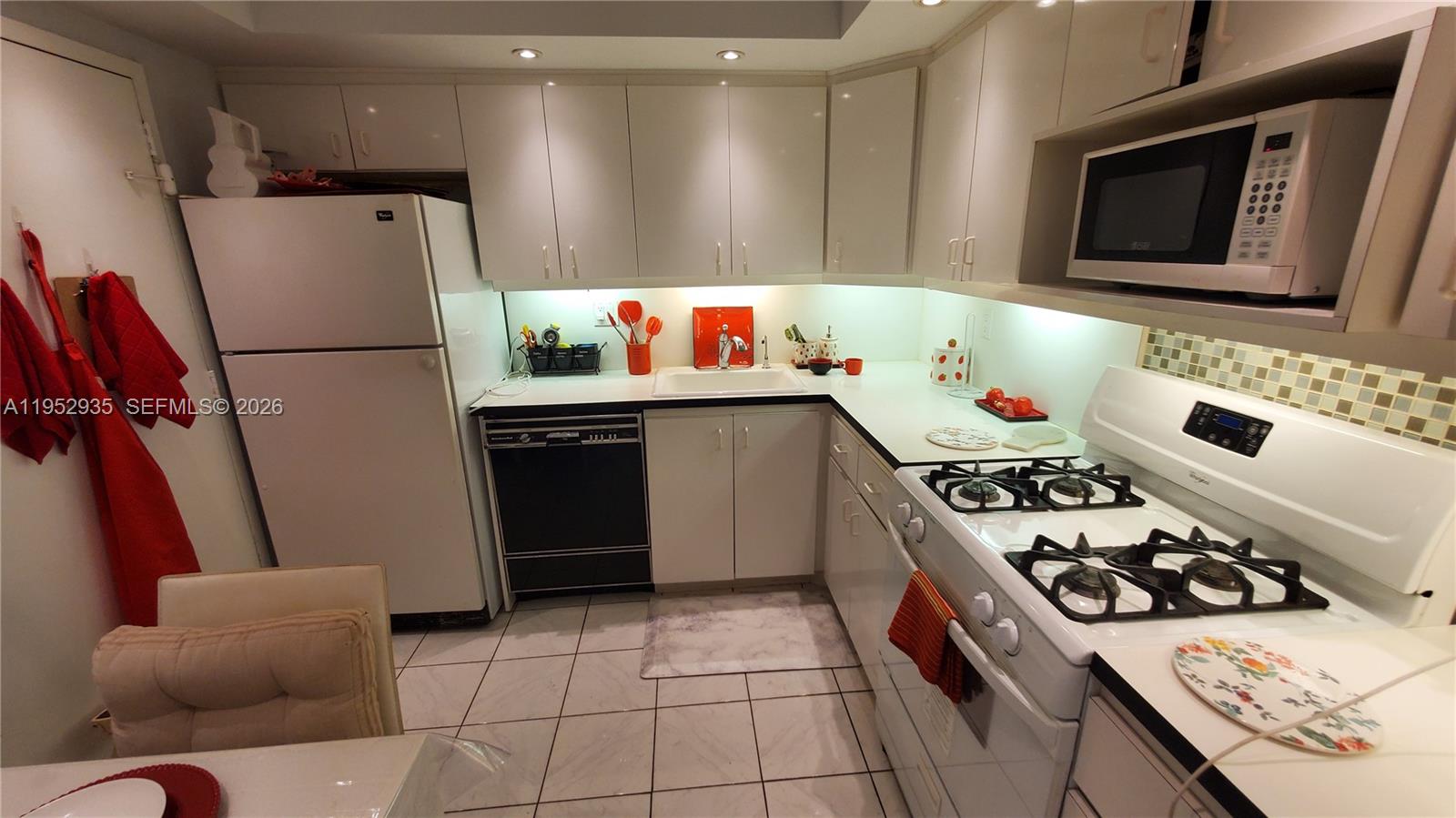 Photo of 2030 Ocean Dr  #401, Hallandale Beach, Florida, 33009 - 